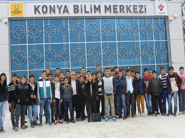 Manavgat Mesleki ve Teknik Anadolu Lisesi Öğrencileri Kültürel faaliyetler kapsamında Konya Bilim Fuarını gezdiler